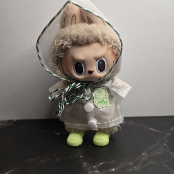 White Raincoat for Labubu with Keroppi Patch - Picture 2 of 3
